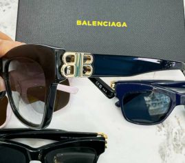 Picture of Balenciga Sunglasses _SKUfw55247834fw